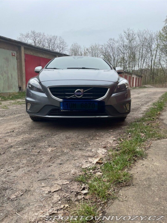 Volvo V40 2,0 R design 1800