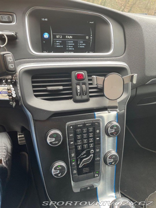 Volvo V40 2,0 R design 1800
