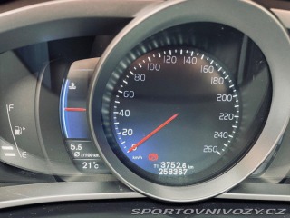 Volvo V40 2,0 R design 1800