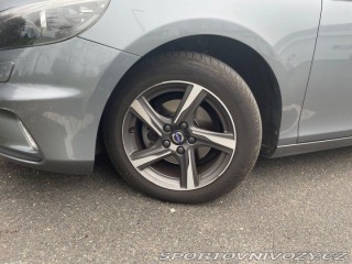 Volvo V40 2,0 R design 1800