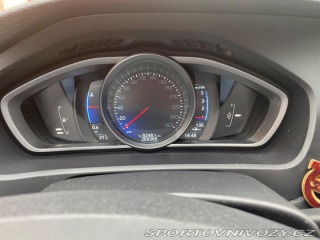 Volvo V40 2,0 R design 1800