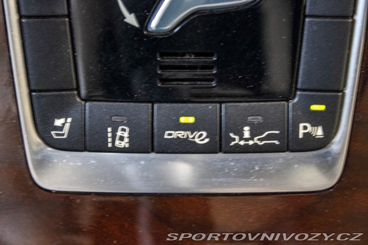 Volvo S80 D5 2.4L 158kW 2011
