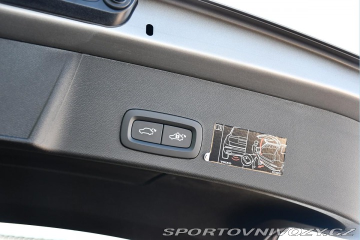 Volvo Ostatní modely XC40 T5 INSCRIPTION RECHARGE K 2021