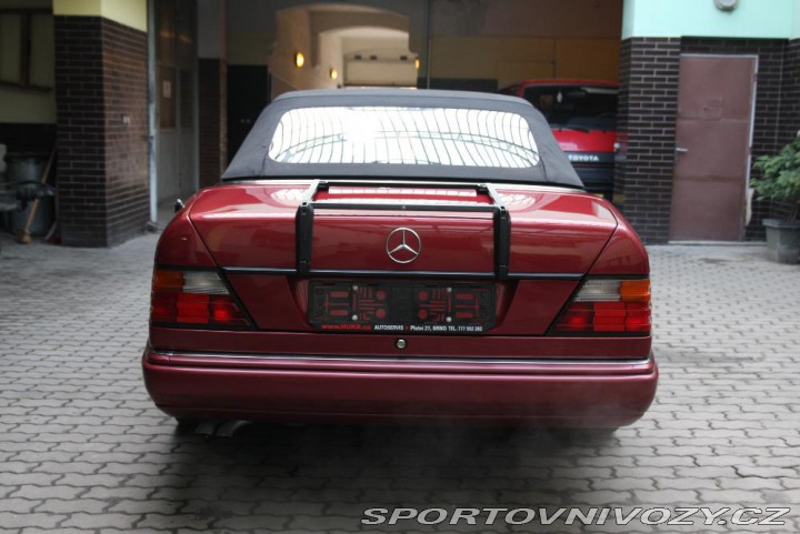 Mercedes-Benz Ostatní modely 124 300 CE-24V 1993