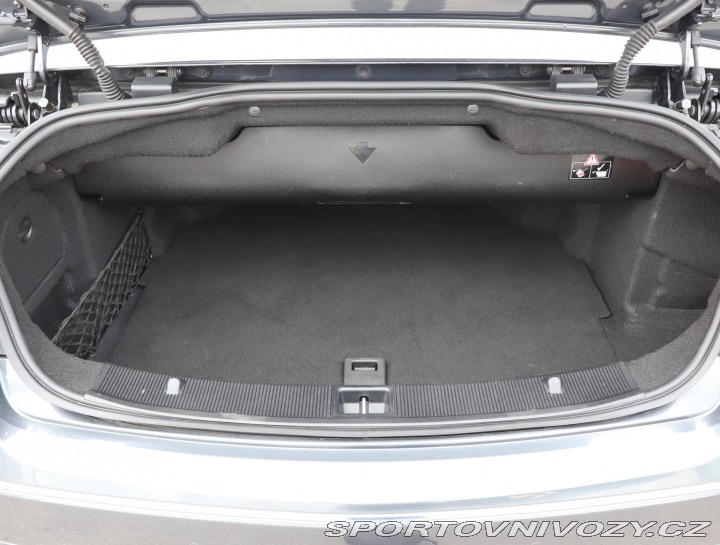 Mercedes-Benz E E 200 2010