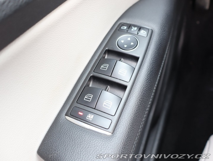 Mercedes-Benz E E 200 2010