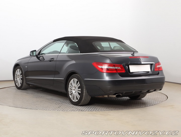 Mercedes-Benz E E 200 2010