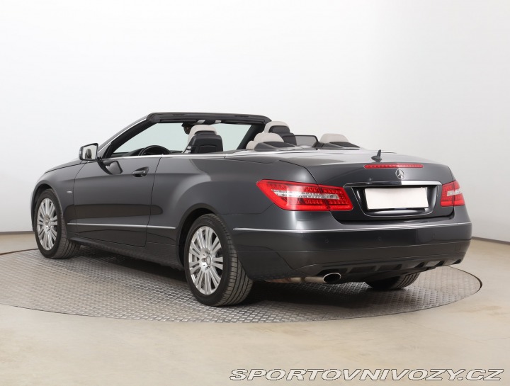 Mercedes-Benz E E 200 2010