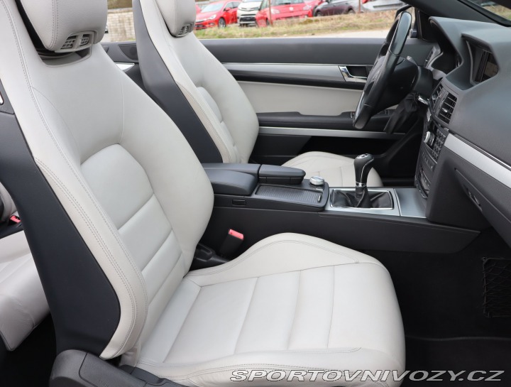 Mercedes-Benz E E 200 2010
