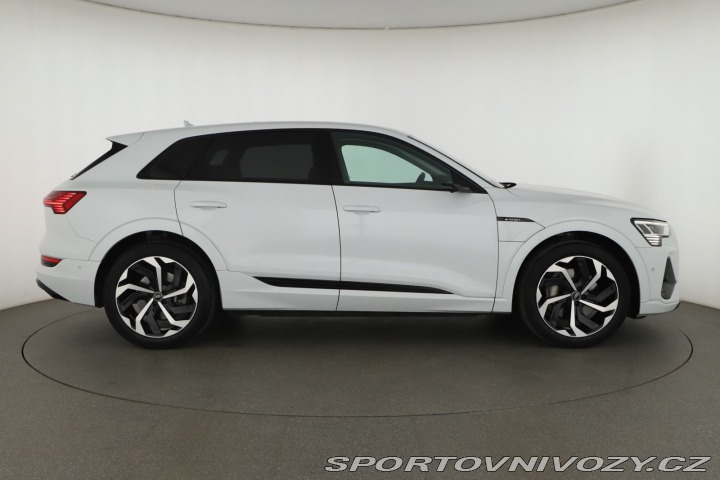 Audi Ostatní modely e-tron e-tron 50 quattro 2021