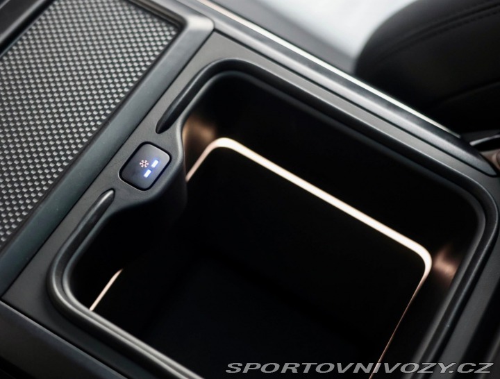 Ostatní značky Ostatní modely Land Rover Range Rover Sport SV Edition One 4,4 V8, 6 2024