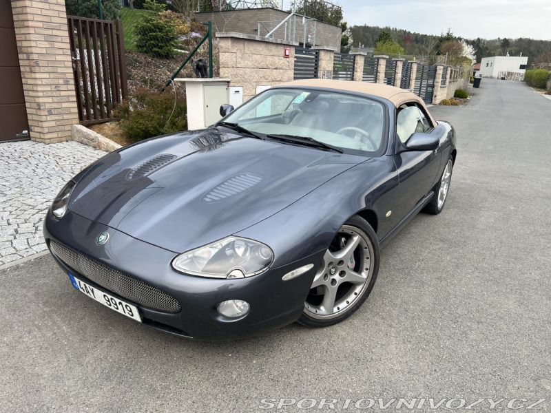 Jaguar XKR 