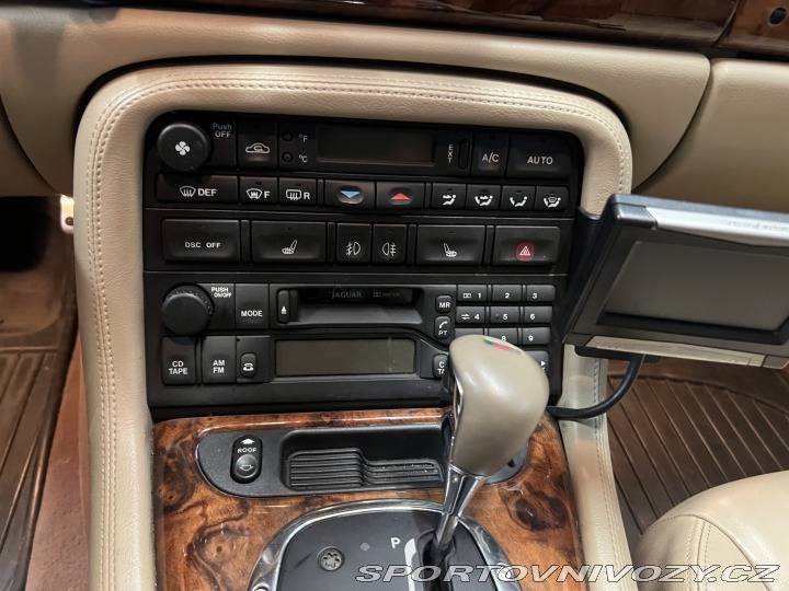 Jaguar XKR  2005