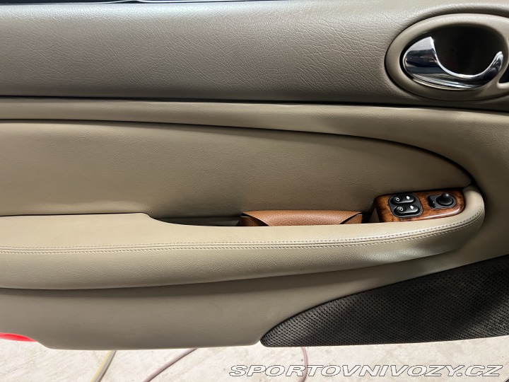 Jaguar XKR  2005