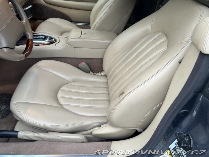 Jaguar XKR  2005