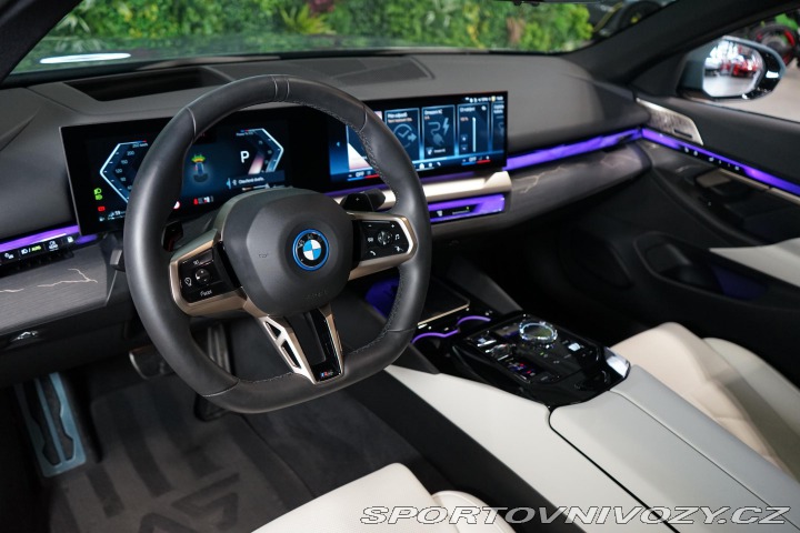 BMW 5 550e xDrive B&W Pano 2024