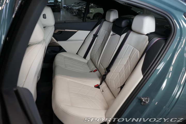 BMW 5 550e xDrive B&W Pano 2024