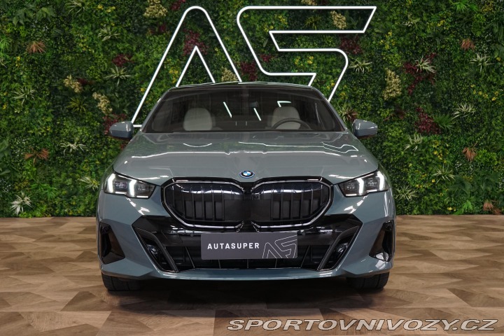 BMW 5 550e xDrive B&W Pano 2024