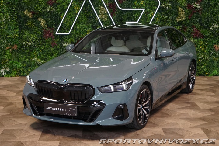 BMW 5 550e xDrive B&W Pano 2024