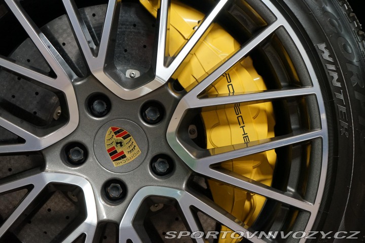 Porsche Cayenne PCCB PDLS+ Chrono Tažné V 2020