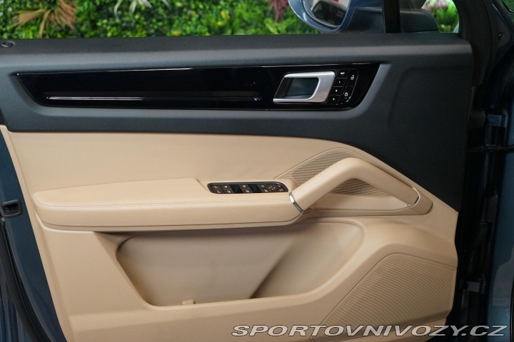 Porsche Cayenne PCCB PDLS+ Chrono Tažné V 2020