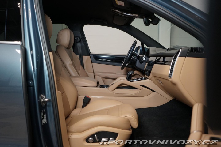 Porsche Cayenne PCCB PDLS+ Chrono Tažné V 2020