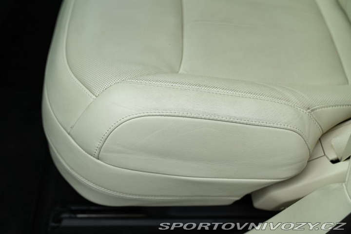 Ostatní značky Ostatní modely Land Rover RANGE ROVER 4.4 V8 AUTOBIOGRAPHY 2024