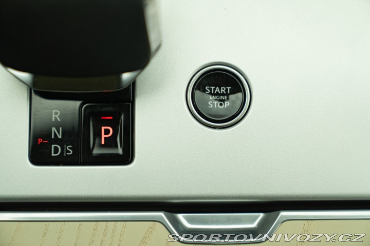 Ostatní značky Ostatní modely Land Rover RANGE ROVER 4.4 V8 AUTOBIOGRAPHY 2024