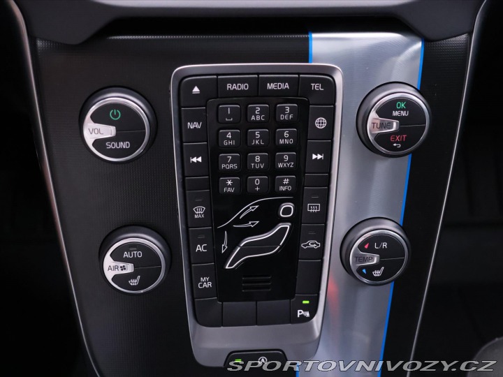 Volvo V40 2,0 D4 140kW CZ R design 2015