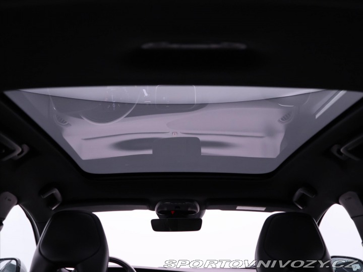 Volvo V40 2,0 D4 140kW CZ R design 2015