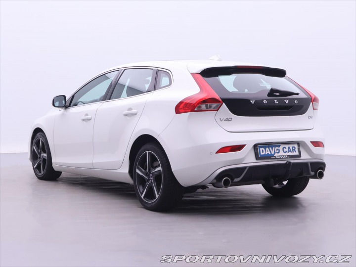 Volvo V40 2,0 D4 140kW CZ R design 2015