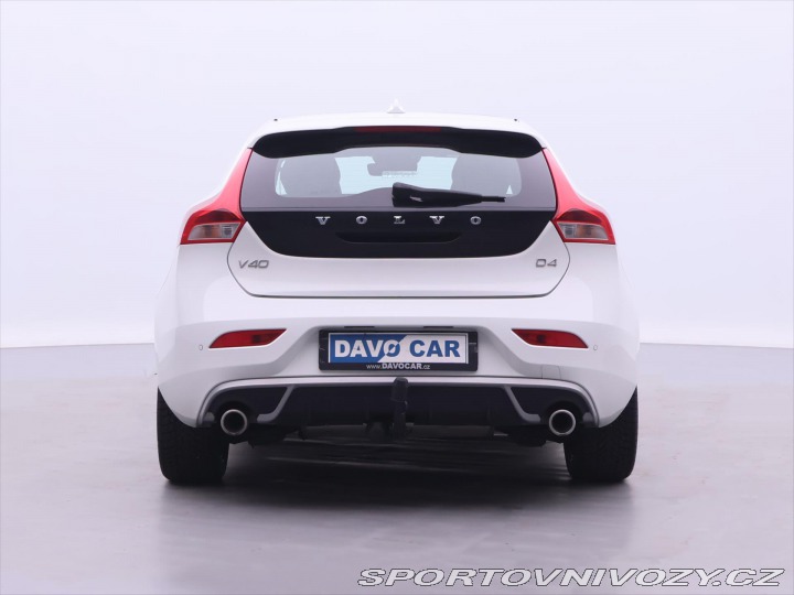 Volvo V40 2,0 D4 140kW CZ R design 2015