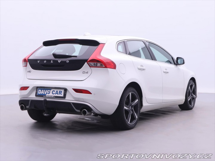 Volvo V40 2,0 D4 140kW CZ R design 2015