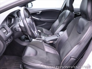 Volvo V40 2,0 D4 140kW CZ R design 2015