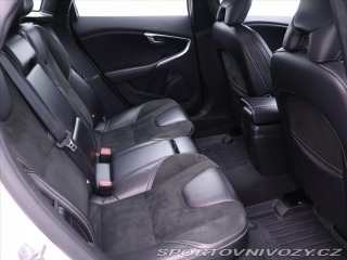 Volvo V40 2,0 D4 140kW CZ R design 2015