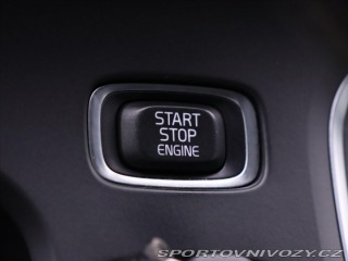 Volvo V40 2,0 D4 140kW CZ R design 2015