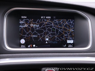 Volvo V40 2,0 D4 140kW CZ R design 2015