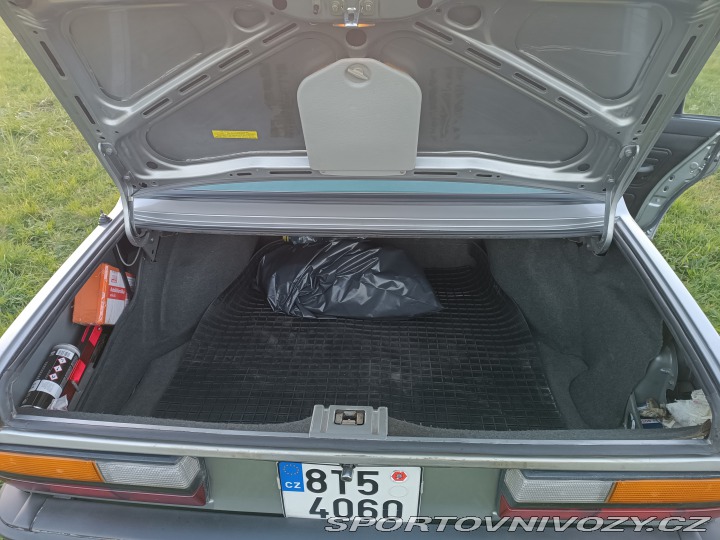 BMW 5 E28/M5 1988