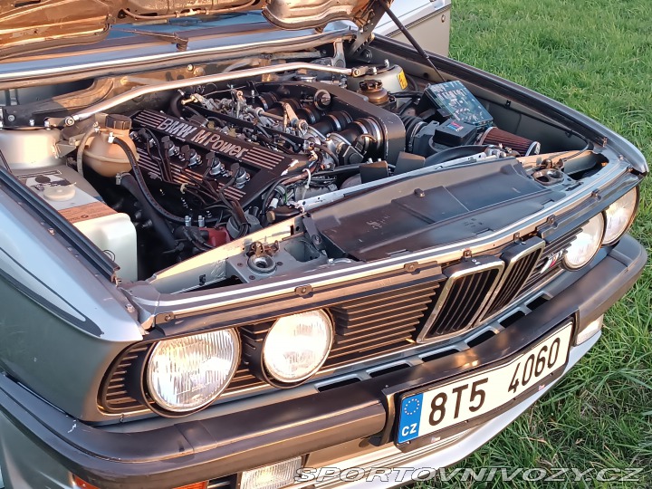 BMW 5 E28/M5 1988