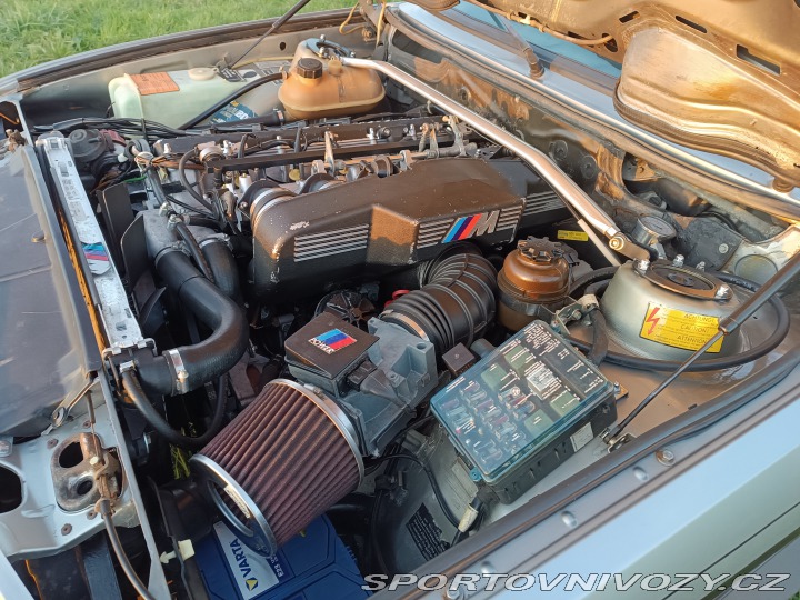 BMW 5 E28/M5 1988