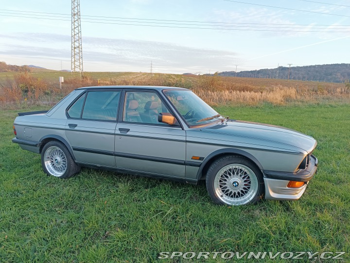 BMW 5 E28/M5 1988