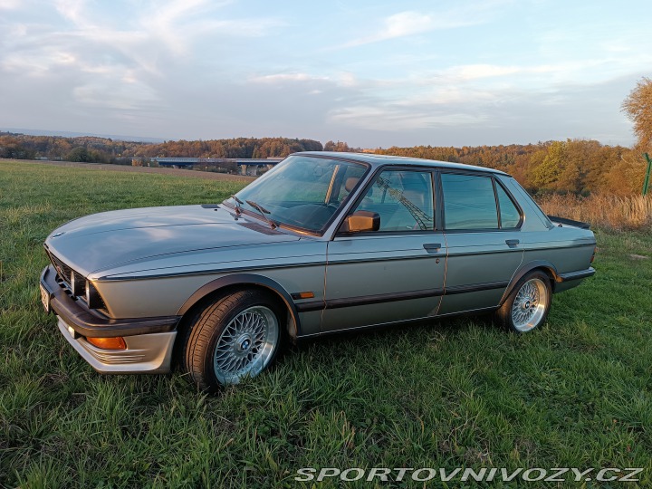 BMW 5 E28/M5 1988