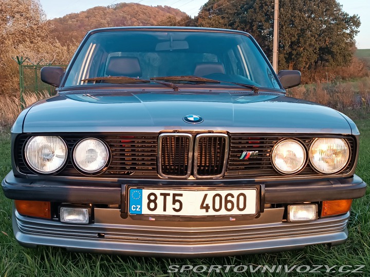 BMW 5 E28/M5 1988