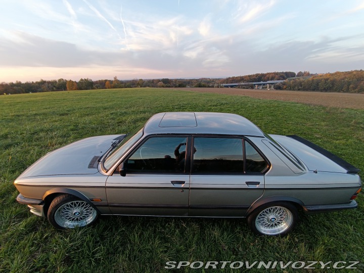 BMW 5 E28/M5 1988