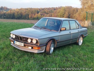 BMW 5 E28/M5 1988