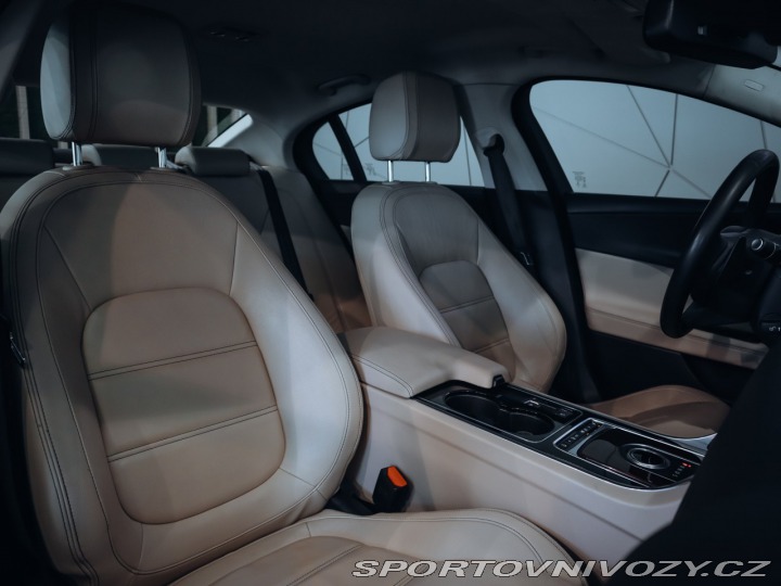 Jaguar XE 2.0D Performance, Automat 2015