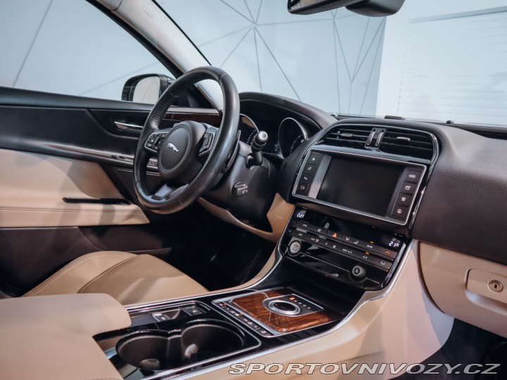 Jaguar XE 2.0D Performance, Automat 2015