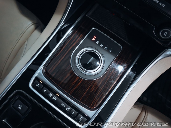 Jaguar XE 2.0D Performance, Automat 2015
