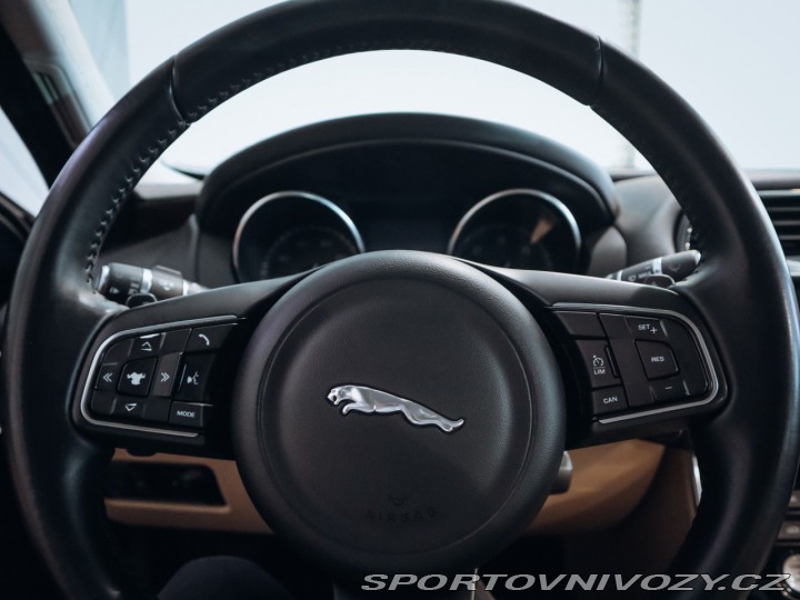 Jaguar XE 2.0D Performance, Automat 2015