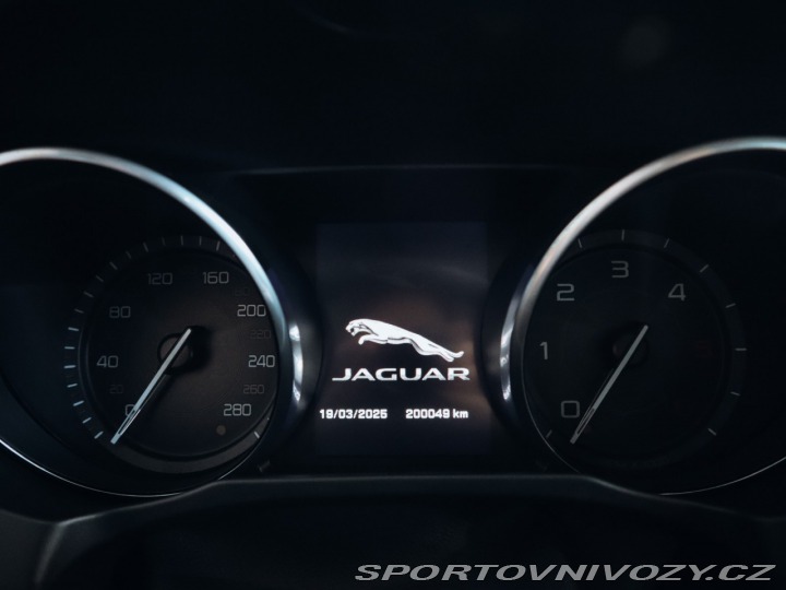Jaguar XE 2.0D Performance, Automat 2015